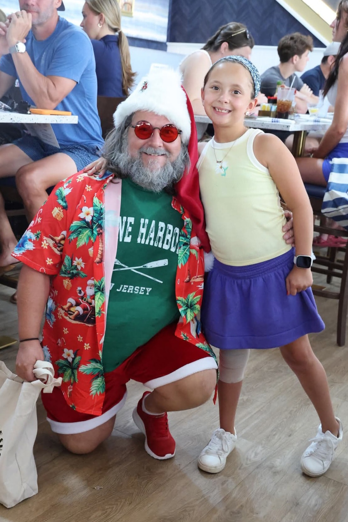 Cape May County Santa with guests at a Stone Harbor restaurant